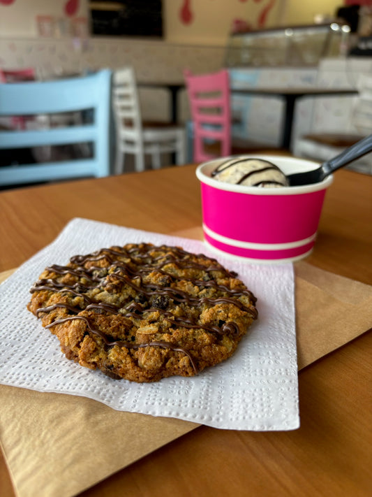 Oatmeal Chocolate Chip Cookie